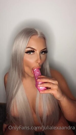 Julia Lauren leaked photo #8