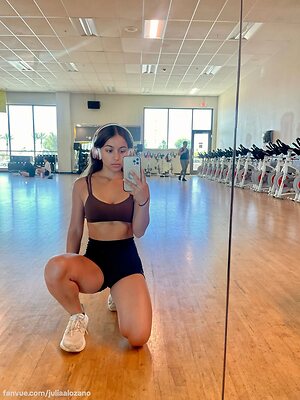 Julia Lozano leaked photo #6