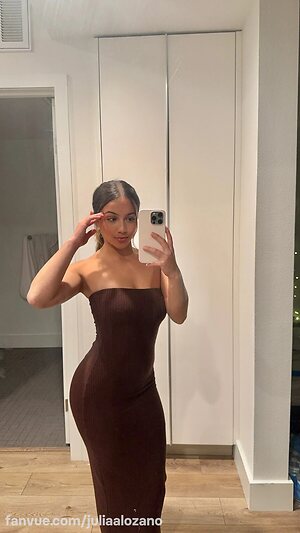 Julia Lozano leaked photo #10