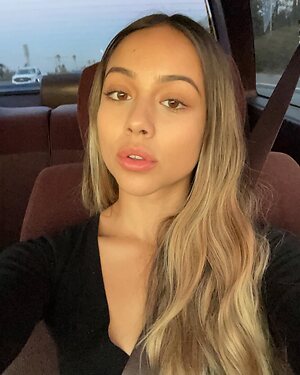 Julia Lozano leaked photo #19
