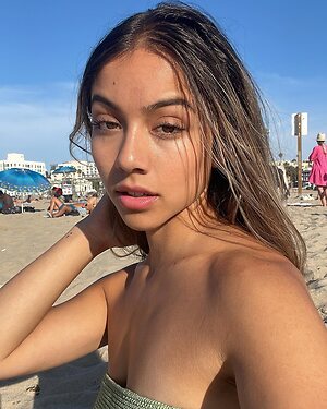 Julia Lozano leaked photo #38