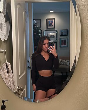 Julia Lozano leaked photo #50