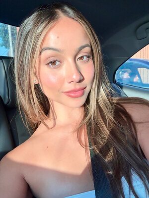 Julia Lozano leaked photo #56