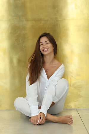 Julia meditation leaked photo #2
