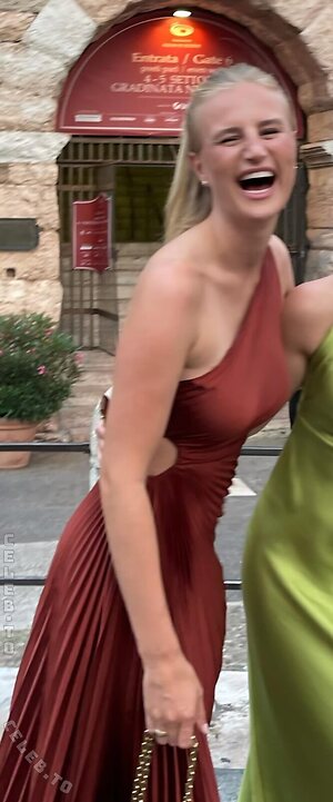 Julia Schacht Nude Leaked Photo #8