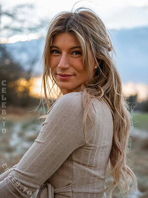 Julia Schäfer Nude Leaked Photo #4