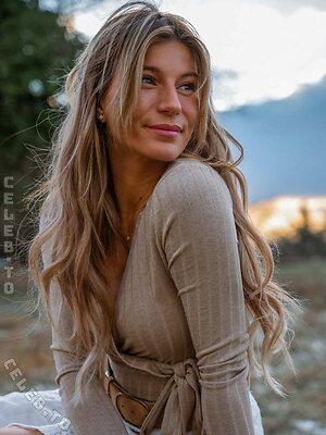 Julia Schäfer Nude Leaked Photo #7