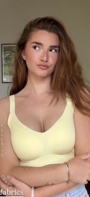 Julia Schulze photo