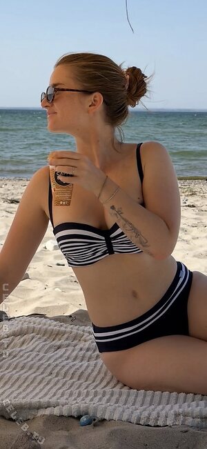 Julia Schulze photo