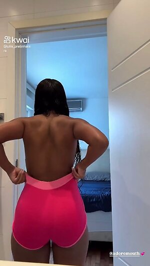 Julia Souza pretinhararaa_