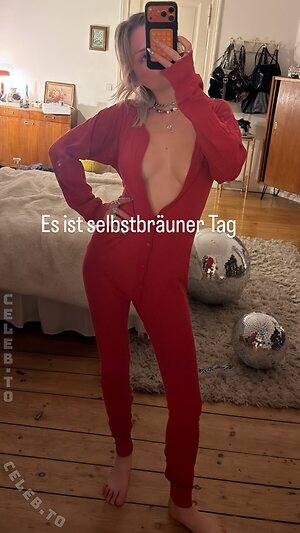 Julia Wulf Nude Leaked Photo #13