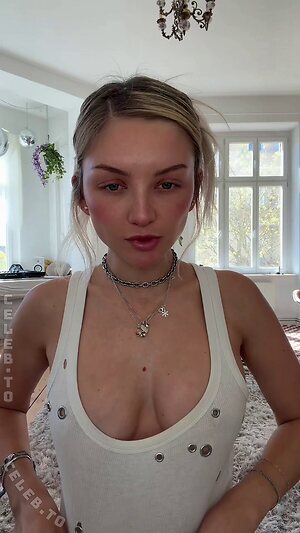 Julia Wulf Nude Leaked Photo #94