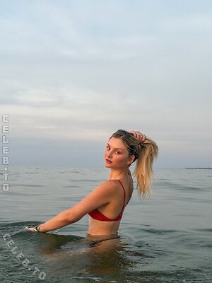 Julia Wulf photo