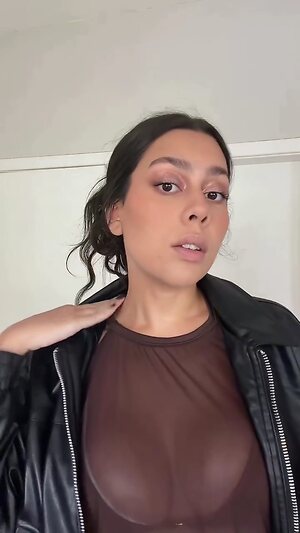 Julia_alvarengaa leaked photo #8