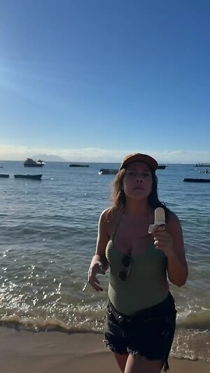 Julia_alvarengaa leaked photo #32