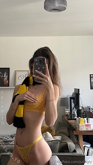 juliagly Nude Leaked Photo #16