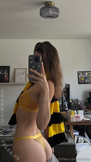 Julia Gauly Nude Photos