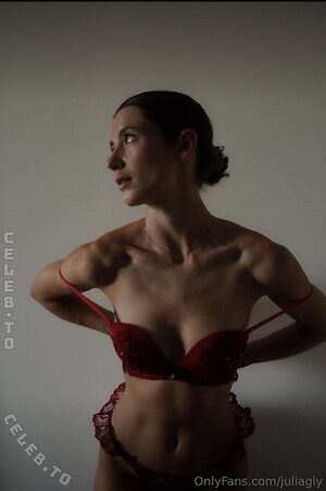 juliagly photo