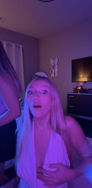 julia.larson07 leaked photo #33