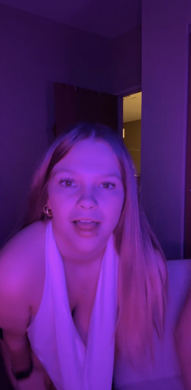 julia.larson07 leaked photos