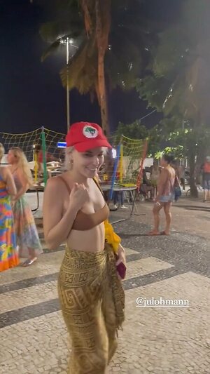 Juliana Lohmann leaked photo #9