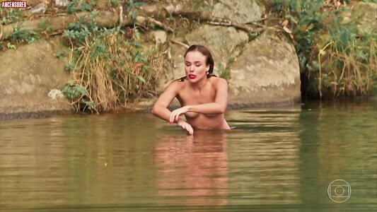 Juliane Araújo Nude Leaked Photo #18