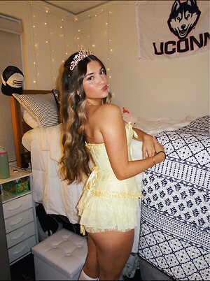 Julianna “Juju” Muscat leaked photo #10