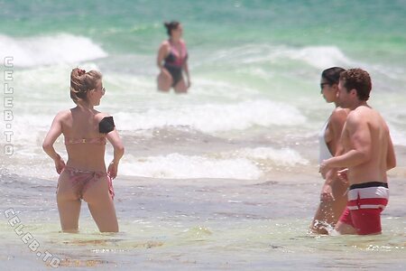 Julianne Hough Nude Leaked Photo #9