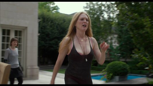 Julianne Moore leaked photo #2