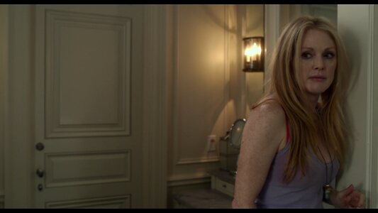 Julianne Moore leaked photo #13