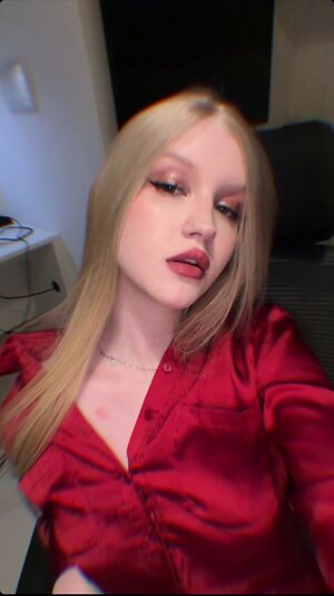 Juliavzs Nude Leaked Photo #15