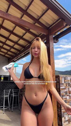 Julie Remoissenet leaked photo #12
