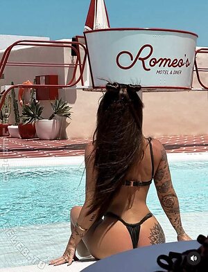 Julie_Sixx Nude Leaked Photo #5