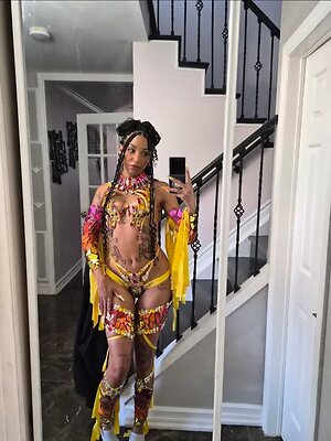 Juliet Cascaii irl Nico Robin leaked photo #6