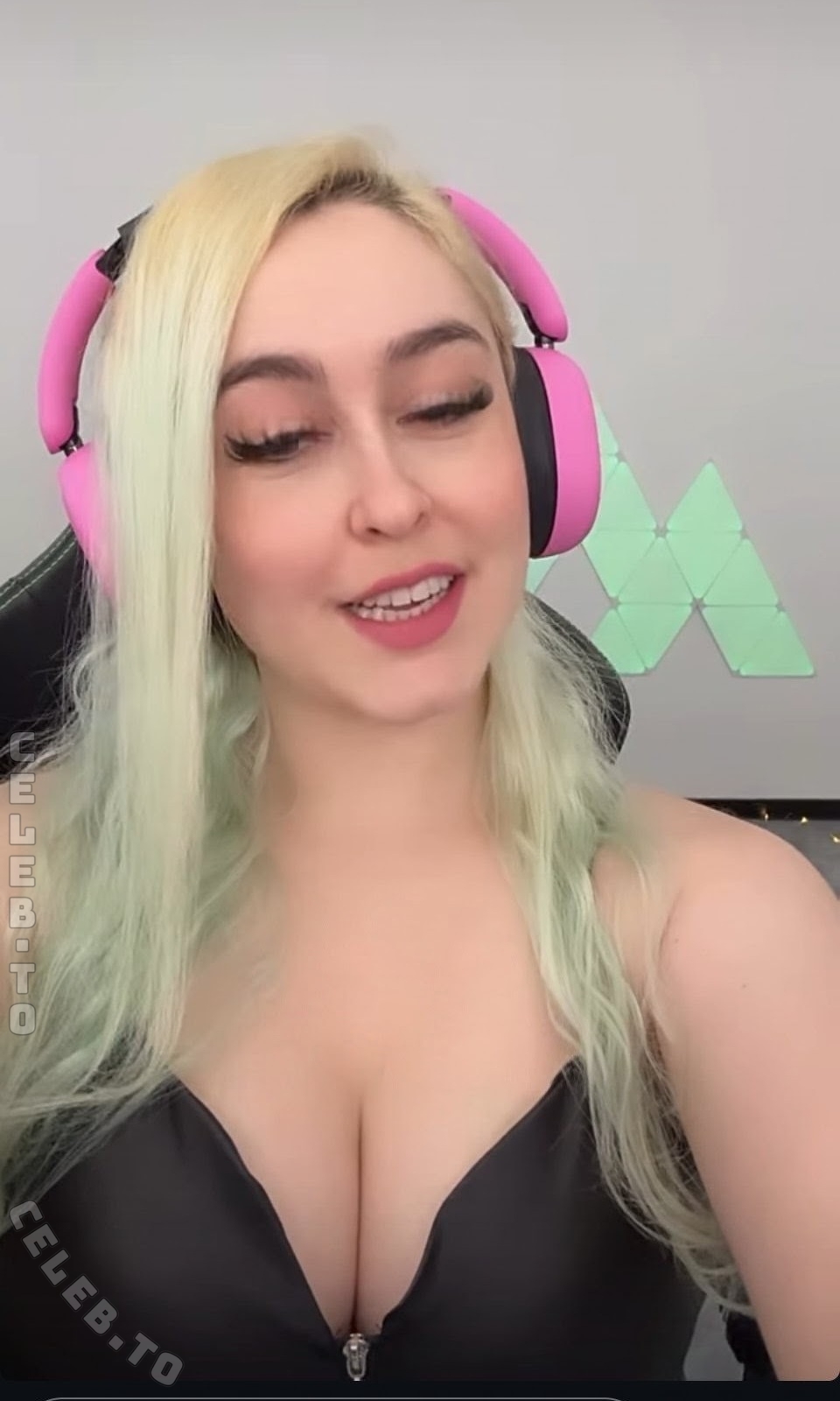 Juliversal photo