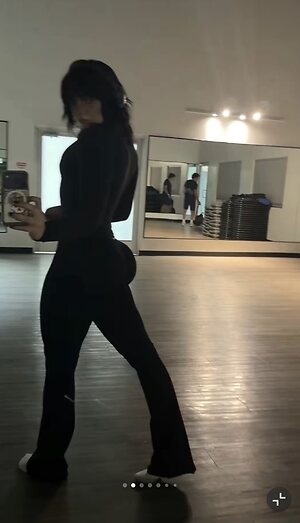 june.lifts Nude Leaked Photo #4