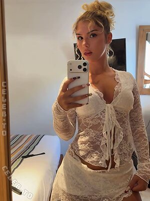 junepersyn leaked photo #7