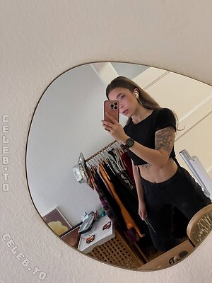 Junicats Nude Leaked Photo #4