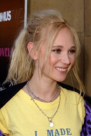 Juno Temple leaked photo #5