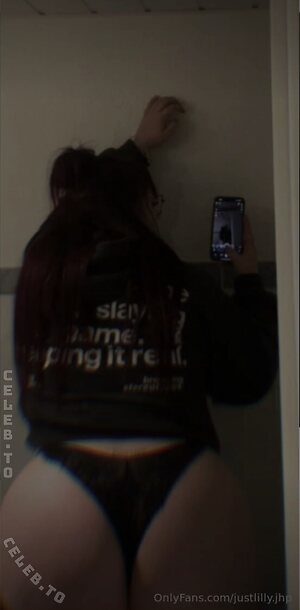 justalillybit.jhp Nude Leaked Photo #3