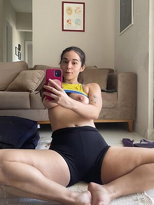 justcallmearya leaked photo #16