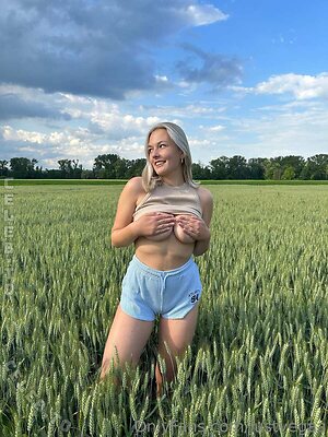 Justvegaa Nude Leaked Photo #21