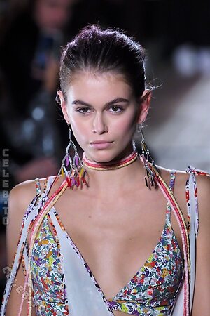 Kaia Gerber Nude Leaked Photo #15