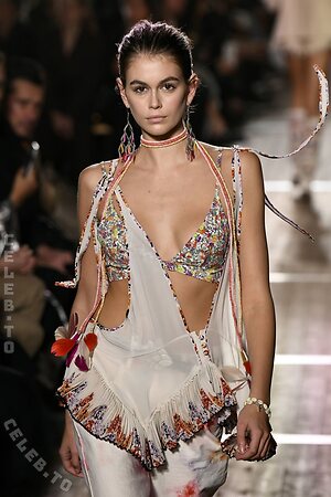 Kaia Gerber Nude Leaked Photo #24