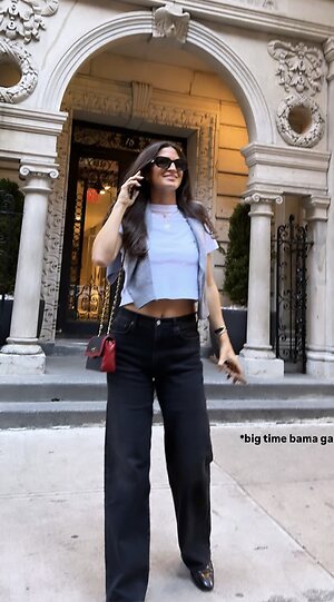 Kaitlan Collins leaked photo #9