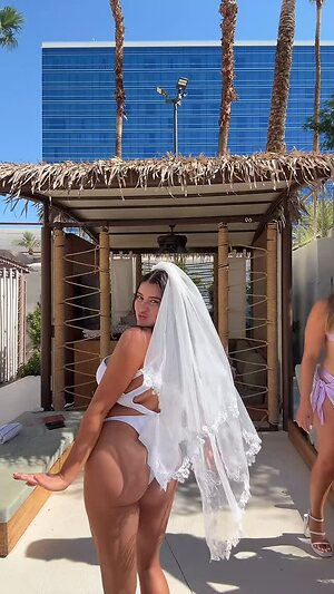 Kalani Hilliker leaked photo #3