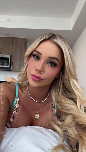 Kali Roses photo