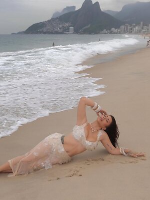 Kali Uchis Nude Leaked Photo #5
