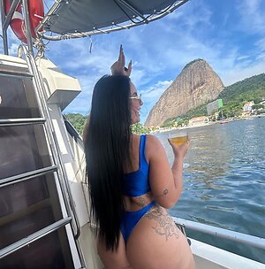 KAMILLA FARIA leaked photo #3