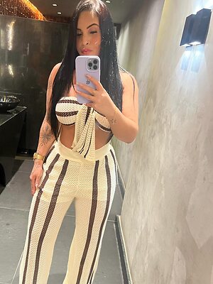 KAMILLA FARIA leaked photo #30
